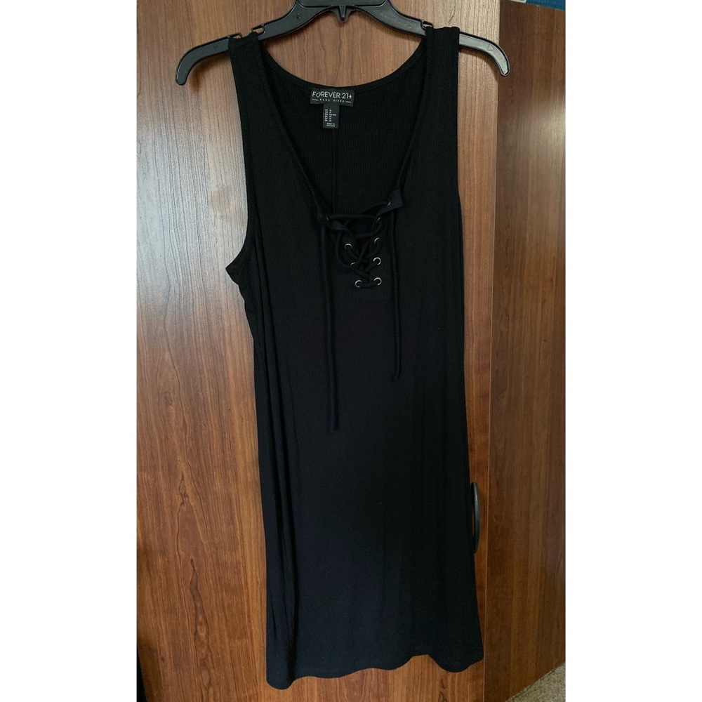 Black Sleeveless Dress